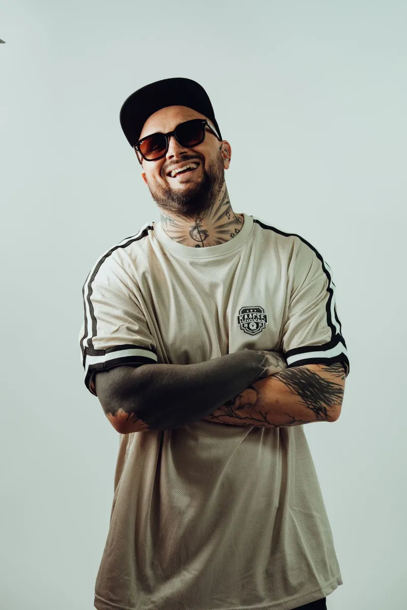 KaaCee KomaCasper bringt Vocaltechno-Power ins Docks