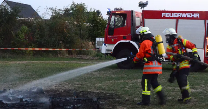 Ortsfeuerwehr Lehrte zeigt Brandbekämpfung bei einer Showübung