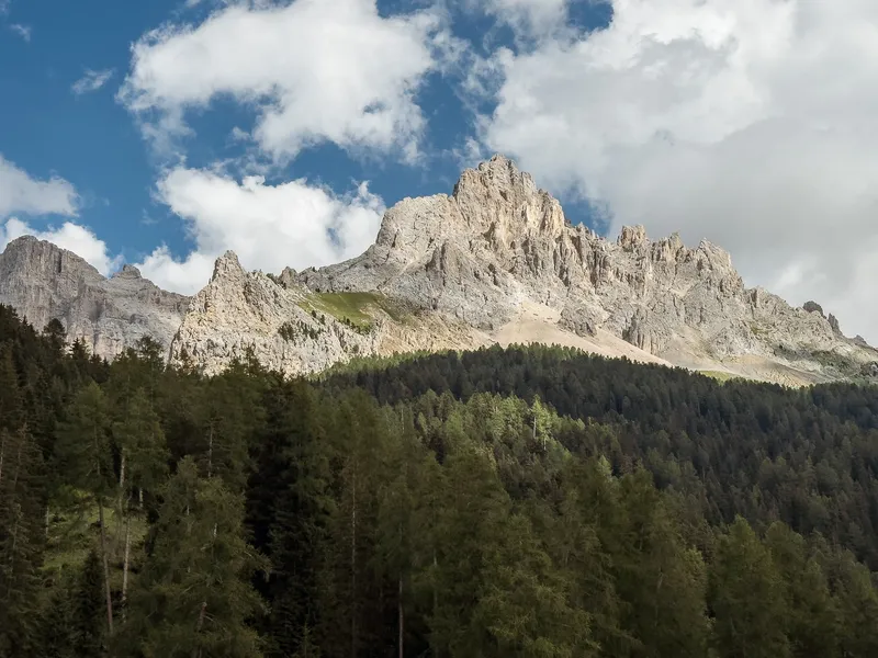 Im Eggental, wo Berge Sagen erzählen: 3 der schönsten Wanderungen im Rosengarten und Latemar
