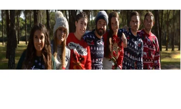 Weihnachtspullover mit Persönlichkeit: So wird Festtagsmode zum gemeinsamen Ritual