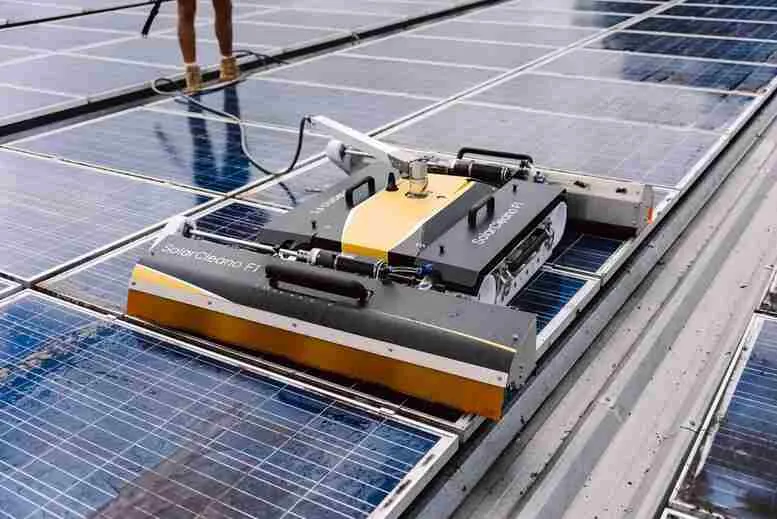 Frank Galley startet professionelle Photovoltaikreinigung