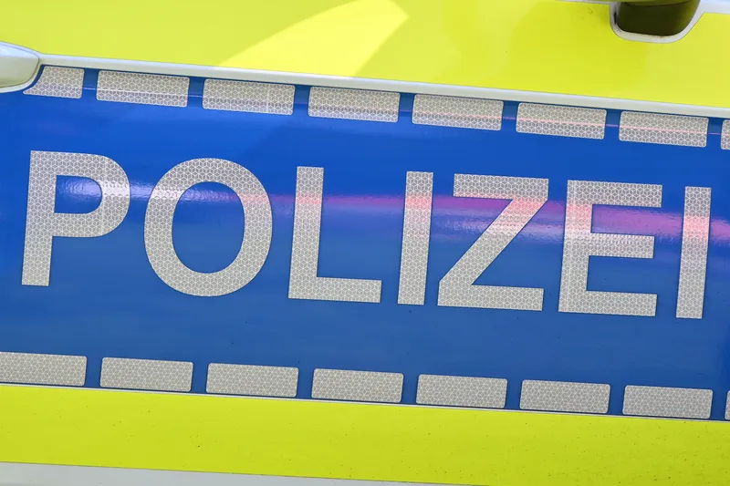 Riskante Überholmanöver auf der B31: Polizei sucht Zeugen