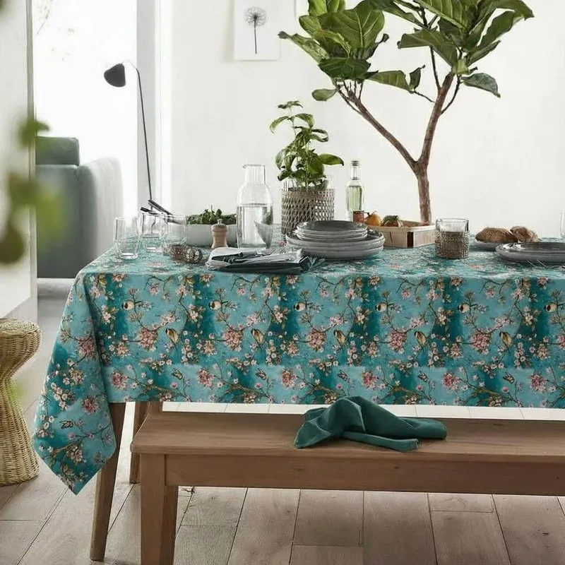 Comeback der Wachstuch-Tischdecke: Beschichtetes Leinen als Design-Statement für den Küchentisch