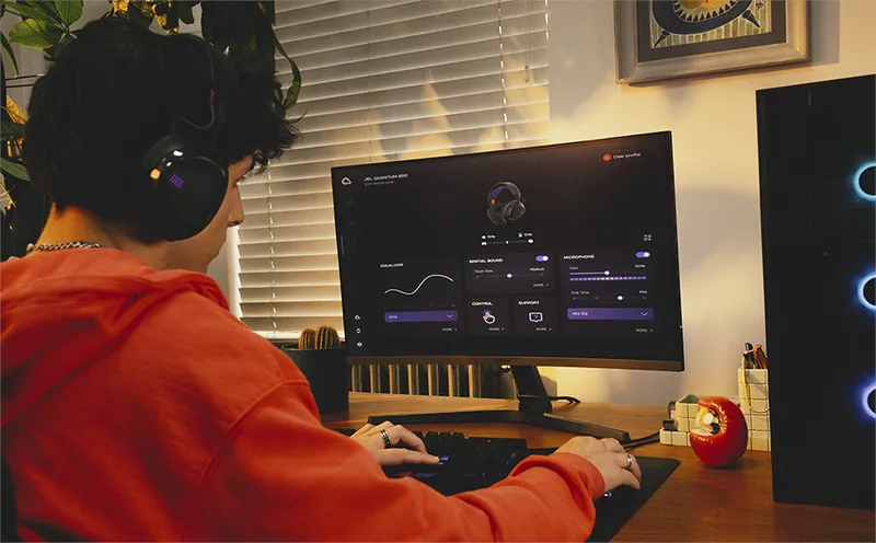 JBL QuantumENGINE-Update: KI-Footstep-Booster, smarte Basisstation und Nanoleaf-Integration