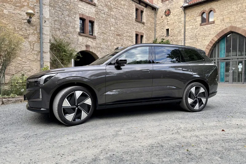Fahrbericht Volvo EX90 Twin: Business Class aus Schweden