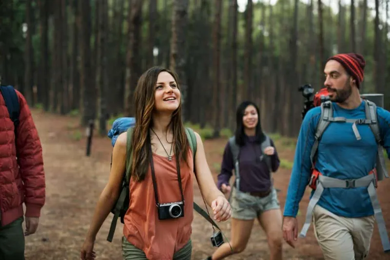 Merinowolle beim Laufen und Wandern: Vorteile und Nachteile von T-Shirts, Unterwäsche & Co.