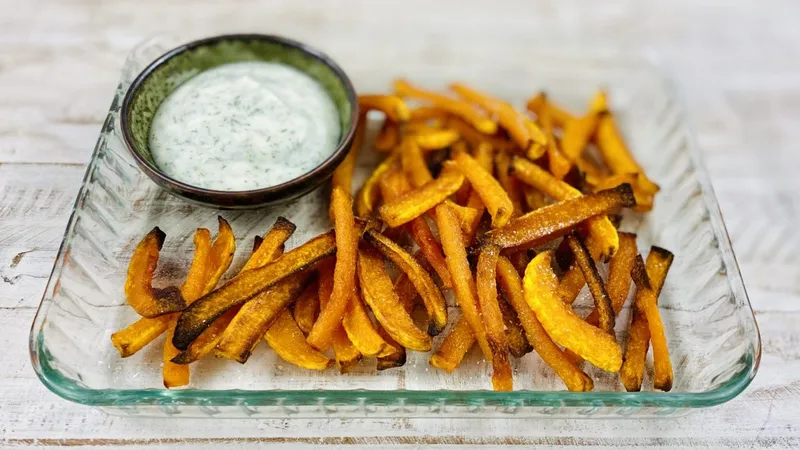 AIP Butternut Pommes mit Kräuterdip