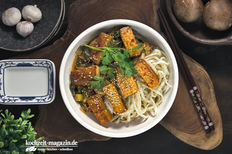 Veggie Wok Udon, würziges Gemüse, zarte Nudeln, ein leichter und schneller Genuss
