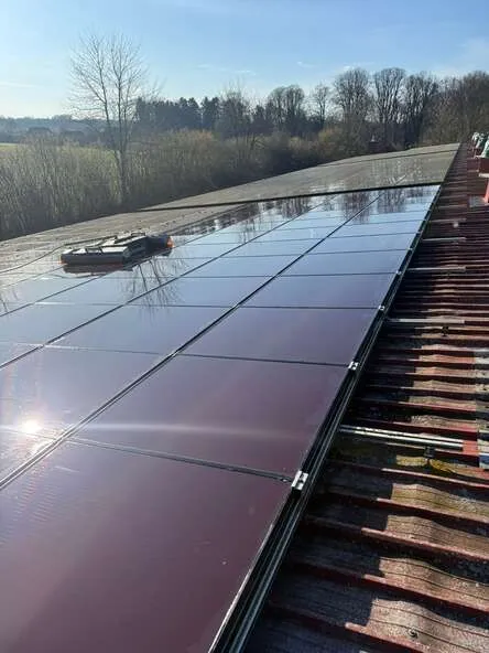 Wissen, was die Module leisten: Warum die professionelle Photovoltaikreinigung im Norden für Rendite sorgt