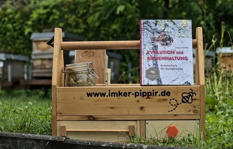 Buchrezension: Evolution der Bienenhaltung