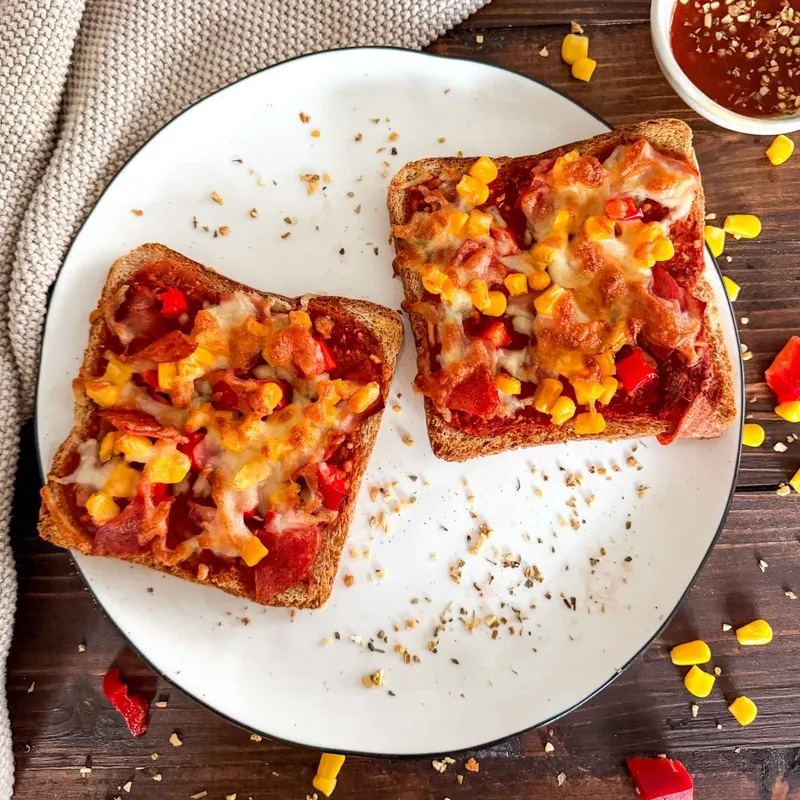 Pizza-Toast aus der Heißluftfritteuse