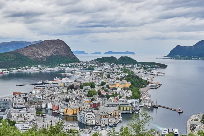 Ålesund in Norwegen: Die schönsten Sehenswürdigkeiten & Tipps für deinen Besuch