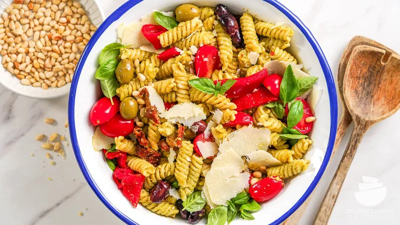 Nudelsalat mit Pesto