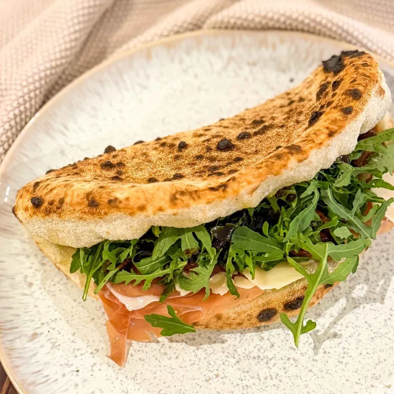 Panuozzo Rezept: Italienisches Pizza Sandwich selber machen