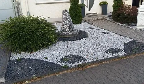 Schottergarten: Warum die grauen Steinflächen aus modernen Gärten verschwinden