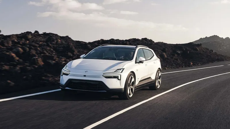 2027 Polestar 4 SUV: Mehr Platz, Heckscheibe und Camping-Modus