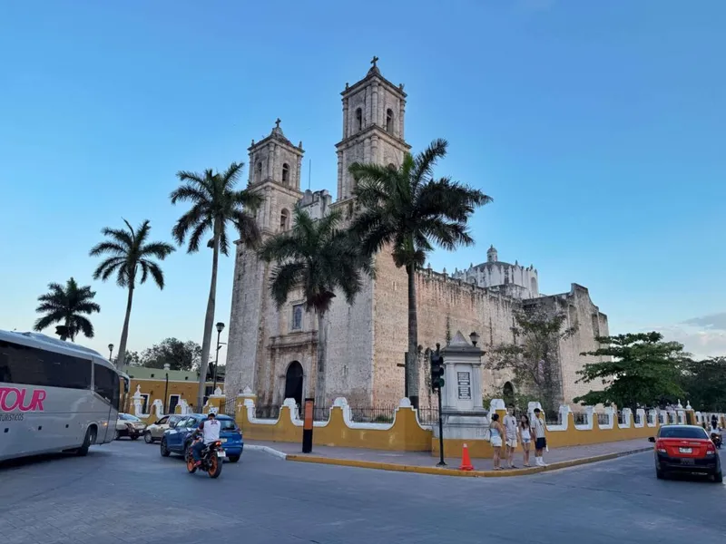Valladolid – Kolonialbauten und Cenoten