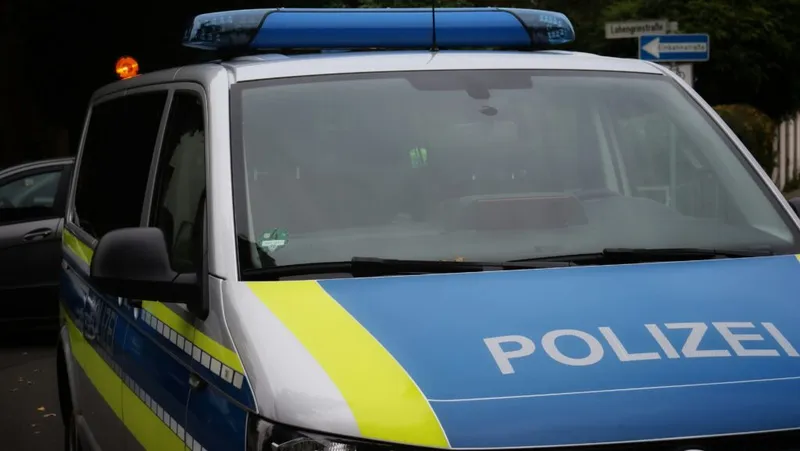 Unfall in Krebsförden: Frontalzusammenstoß auf Pampower Straße in Schwerin – zwei Verletzte