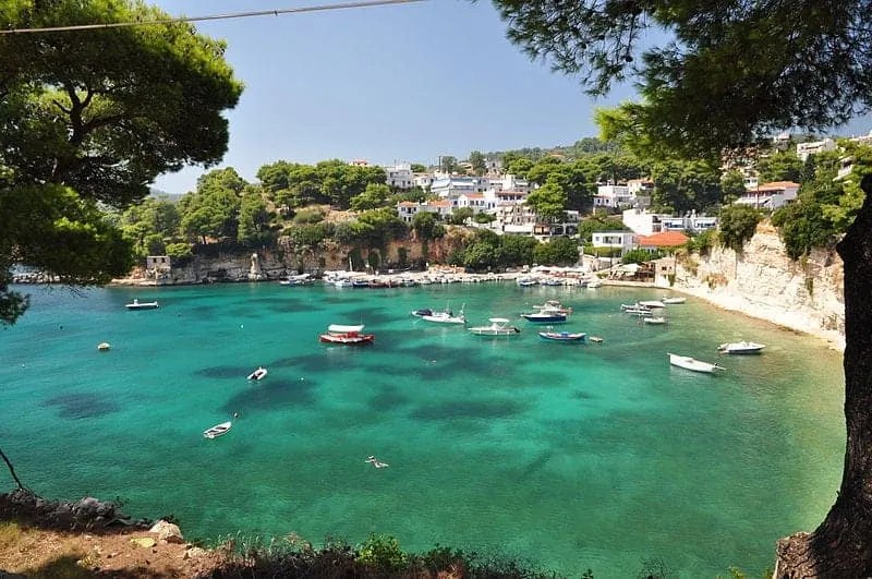 Choosing The Best eSIM Card For Your Upcoming Stay In Greece