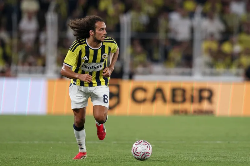 Nach Chaos-Spiel in Lyon: Fener-Star Guendouzi von der UEFA gesperrt