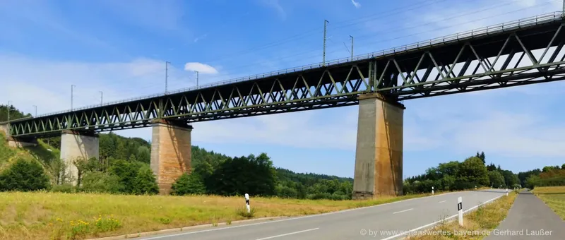 Wanderparkplatz Labermühle, Ulrichskapelle Eisenbahnbrücke Deining & Sipplmühle
