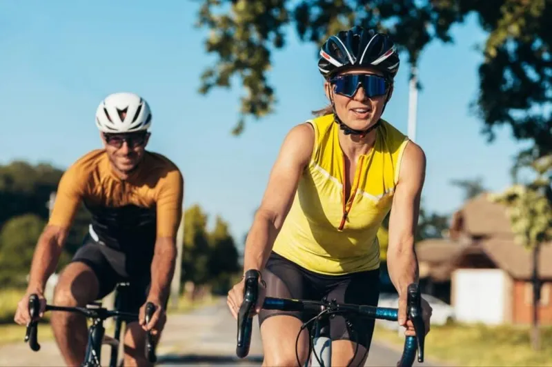 How to Pick the Right Cycling Sunglasses for Comfort, Speed, and Protection