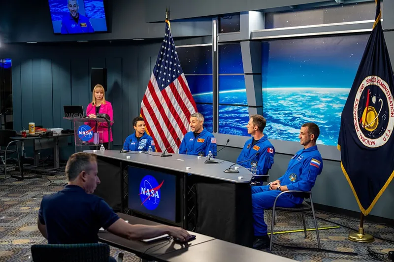 SpaceX Crew-13 Hold: Dragon Oxidizer Leak Delays First Canadian in Commercial Crew