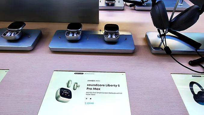 Anker Liberty 5 Pro Max: KI-Kopfhörer mit Smart Display und Notizassistent