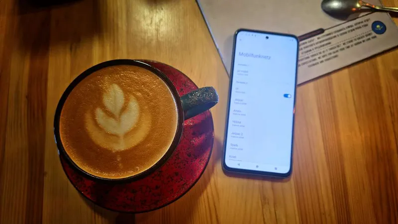 ESIMs auf Reisen: Vorteile, Vergleich & warum lokale SIM-Karten besser sein können als eSIMs