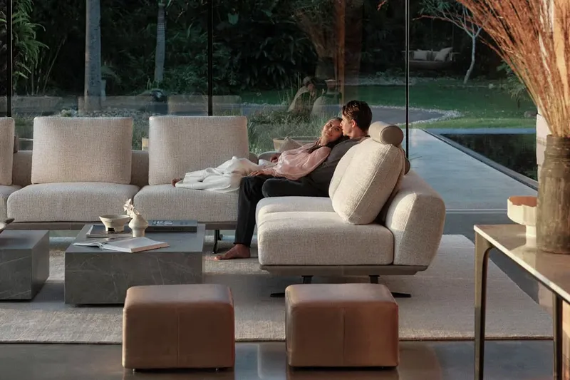Luxury Sofas in the UK: What Buyers Should Know Before They Invest