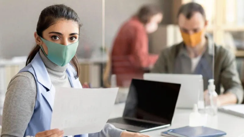 How to Use Corporate and Personal Health Insurance Together