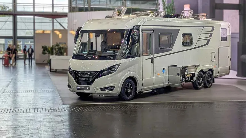 B-ML I 880: neun Meter Hymermobil zeigen Präsenz (2027)