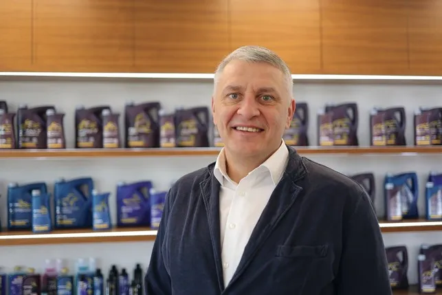 Juri Sudheimer über die Messe in Frankfurt, auf der MANNOL ein neues Molybdänöl präsentiert