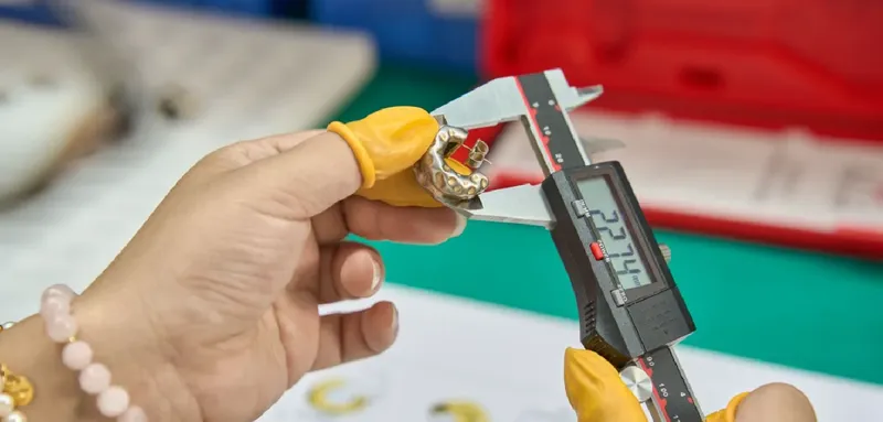 How Manufacturers Assist in Amazon FBA Labeling and Barcoding