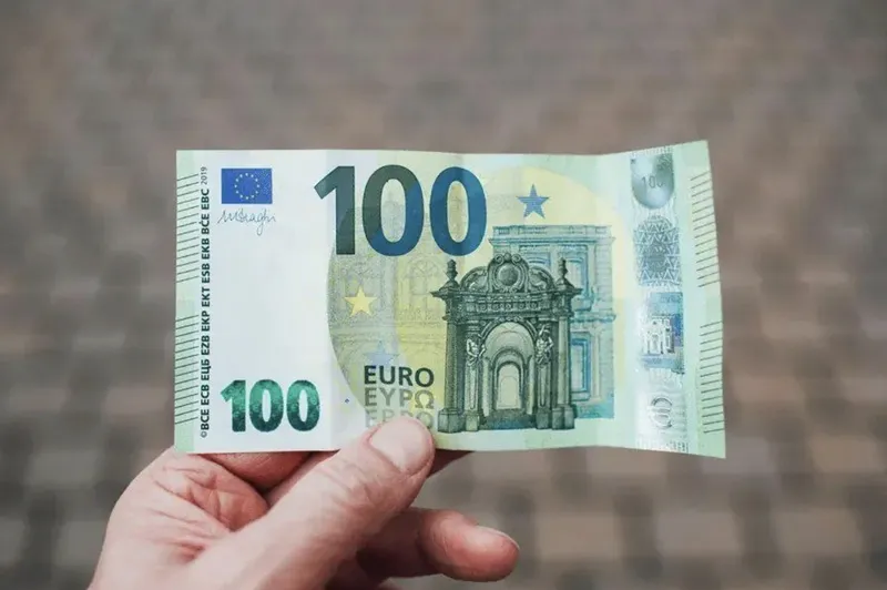 Why Cash Is Disappearing – Is “Cash Is King” Dead?
