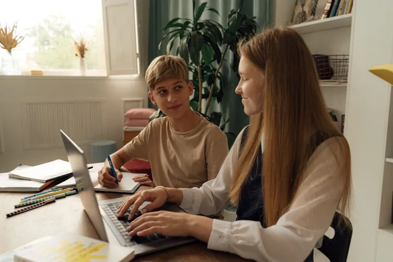 How Parents Can Support a Student Through a Degree