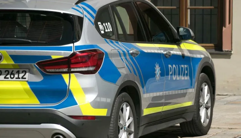 Auto brennt auf A31 bei Haren