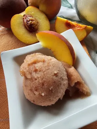Pfirsich-Passionsfrucht-Sorbet: Fruchtig & erfrischend