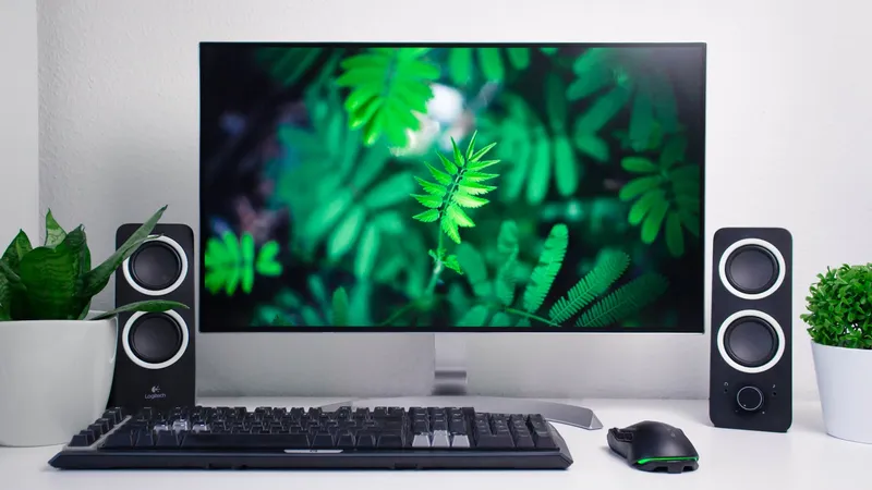 Soundbar oder Stereopaar am PC: Was wann besser klingt
