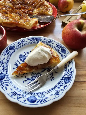 Tarte Tatin schnell gemacht – knusprig & karamellig