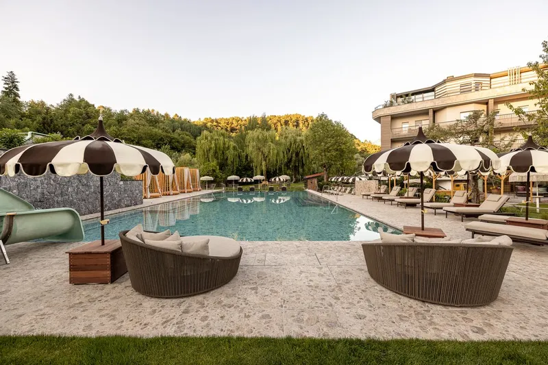 Neuer Pool im Gartenhotel Moser (Montiggler See)