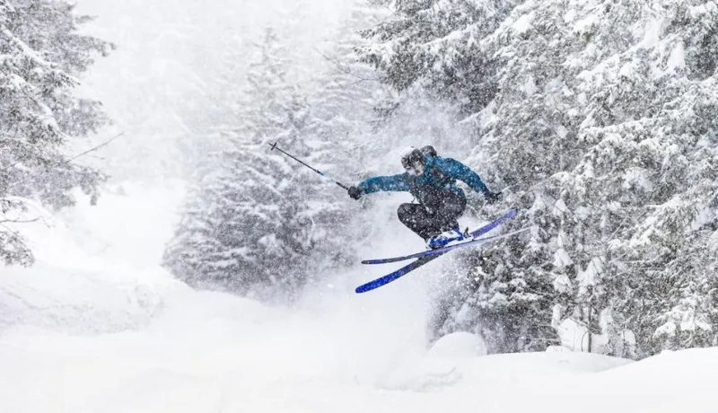 Heli Skiing in British Columbia – Der aktuelle Guide für das beste Tiefschneerlebnis der Welt