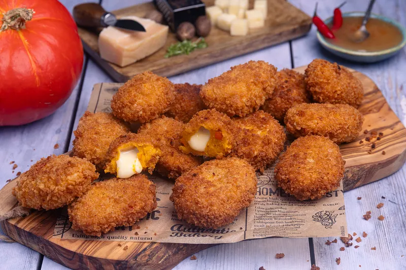 Kürbis-Nuggets – knusprige Hülle, geschmolzener Käsekern
