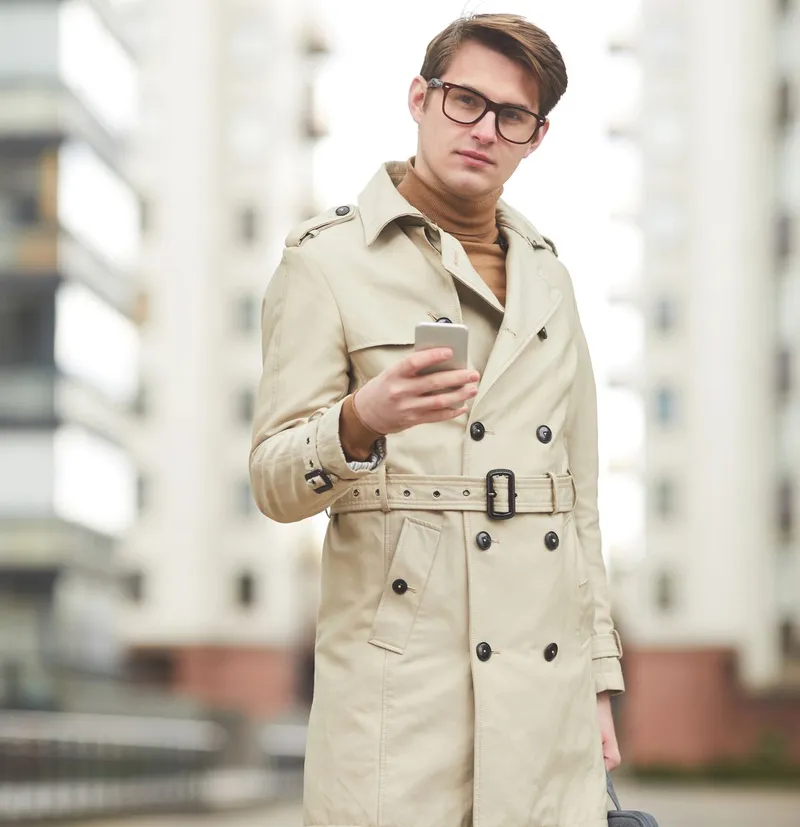 Wieder angesagt – lange Trenchcoats in der Männermode