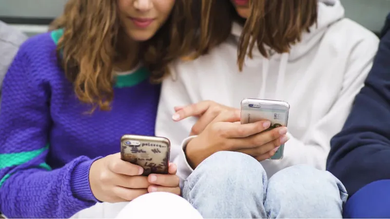 Video: Social Media für Kinder: EU plant neue Regeln