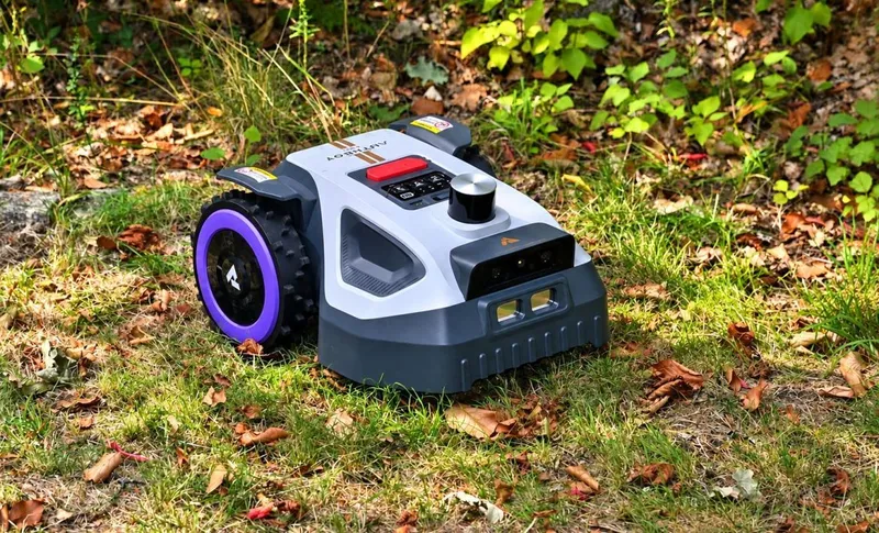 ANTHBOT M9 Pro im Test: Mähroboter mit KI-Funktion und HoloSense Quad-Fusion-Technologie