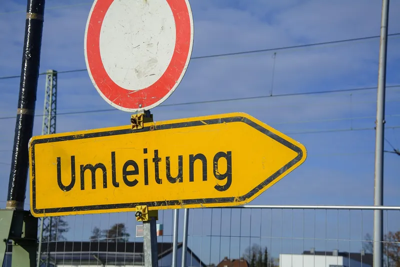 Amt für Straßen- und Radwegebau: Fußgängerampeln in St. Leon-Rot werden modernisiert / Arbeiten in der Marktstraße beginnen am 28. September, anschließend folgt die Roter Straße
