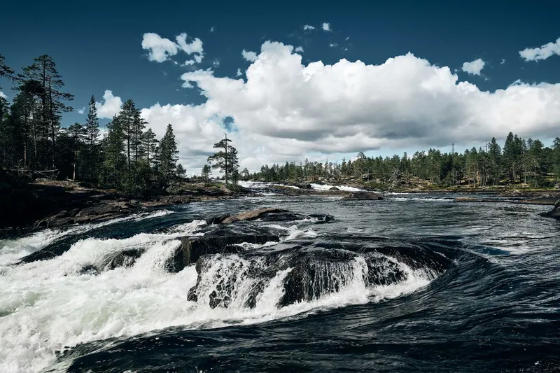 Trollforsen in Schweden: Wanderung an den wilden Stromschnellen