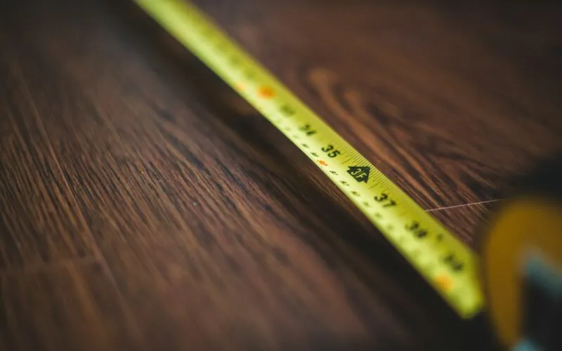 PVC vloer egaliseren: zo doe je het stap voor stap