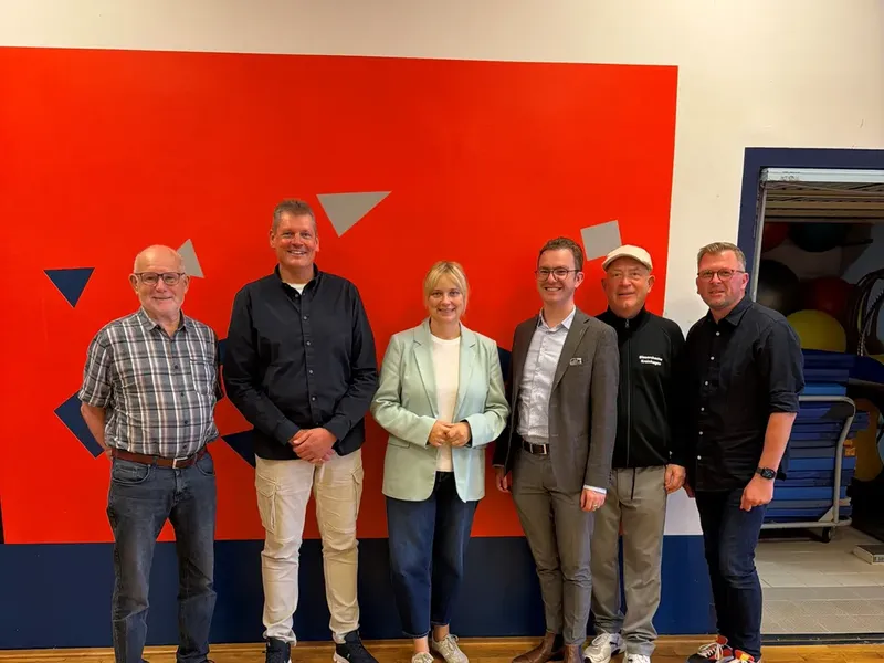 Förderung für „Karitatives Knast-Konzert“: SPD-MdB Völlers besucht Blasorchester Krainhagen